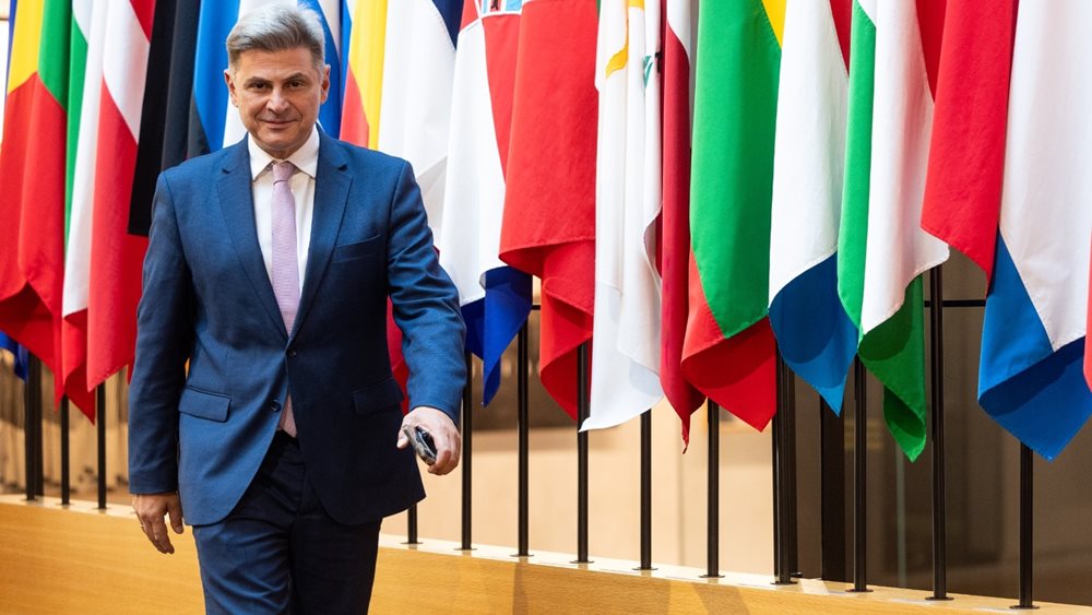 Παρέμβαση Φαραντούρη στην Κομισιόν για τις αυξημένες τιμές ηλεκτρικής ενέργειας