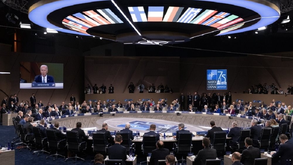 Το NATO ενισχύει την υποστήριξή του στην Ουκρανία - Στέλνει F-16 και Patriot