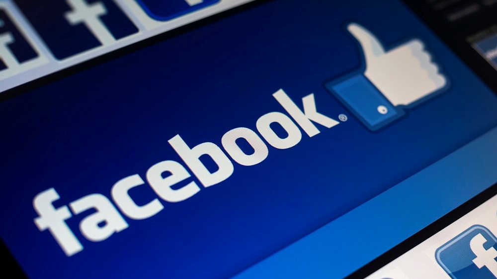 Το Facebook κατέβασε βίντεο που υποστηρίζει ότι «η υδροξυχλωροκίνη θεραπεύει τον κορονοϊό»