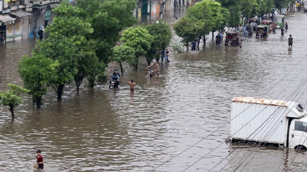 Πακιστάν: Ρεκόρ βροχής στη Λαχόρη, συνοικίες πλημμύρισαν, διακόπηκε η ηλεκτροδότηση