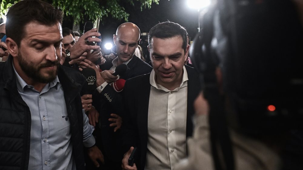 Σε σοκ ο ΣΥΡΙΖΑ: Ο Α. Τσίπρας μίλησε για εξαιρετικά αρνητικό αποτέλεσμα - Δεν τίθεται αυτή τη στιγμή θέμα ηγεσίας