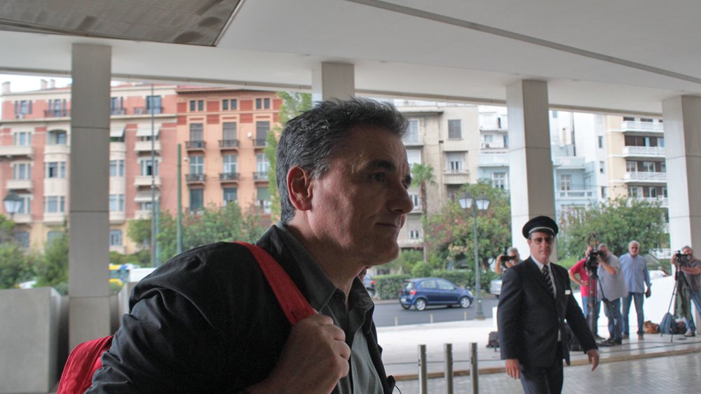 Τηλεδιάσκεψη Τσακαλώτου με θεσμούς το βράδυ του Σαββάτου