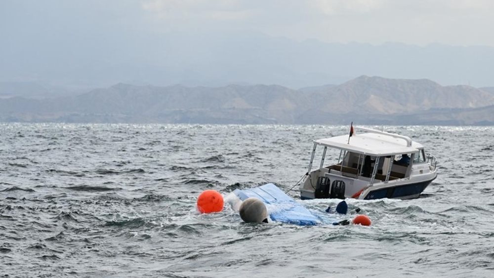 Τρεις νεκροί από ανατροπή σκάφους στο Ομάν - Επέβαιναν 25 Γάλλοι τουρίστες