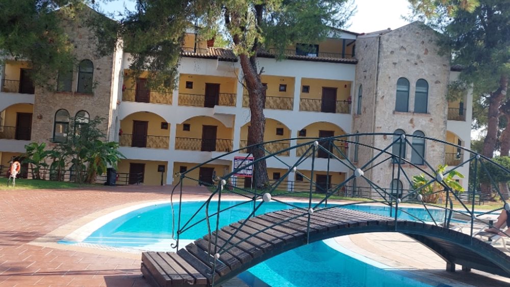 Πλειστηριασμοί: Άλλαξαν χέρια το "Lesse Hotel" και τα ακίνητα της Λάκης Γαβαλάς Α.Ε.