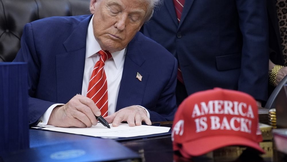 Ο Τραμπ αναδιαμορφώνει το αξίωμα με τρόπους που η Δεξιά μπορεί να μετανιώσει