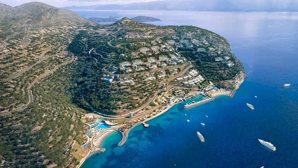 Mirum: Αρχές φθινοπώρου μπουλντόζες στο Elounda Hills