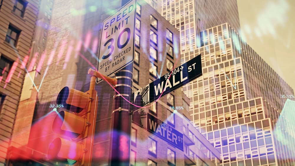 Ώθηση στη Wall Street από τη Fed - Κέρδη άνω του 1% για S&amp;P 500, Nasdaq