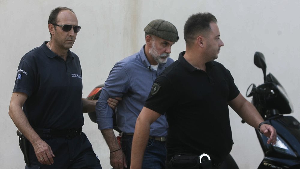 Ο Κορκονέας ζει ελεύθερος, αλλά ο εισαγγελέας τον &quot;απειλεί&quot; εκ νέου με ισόβια