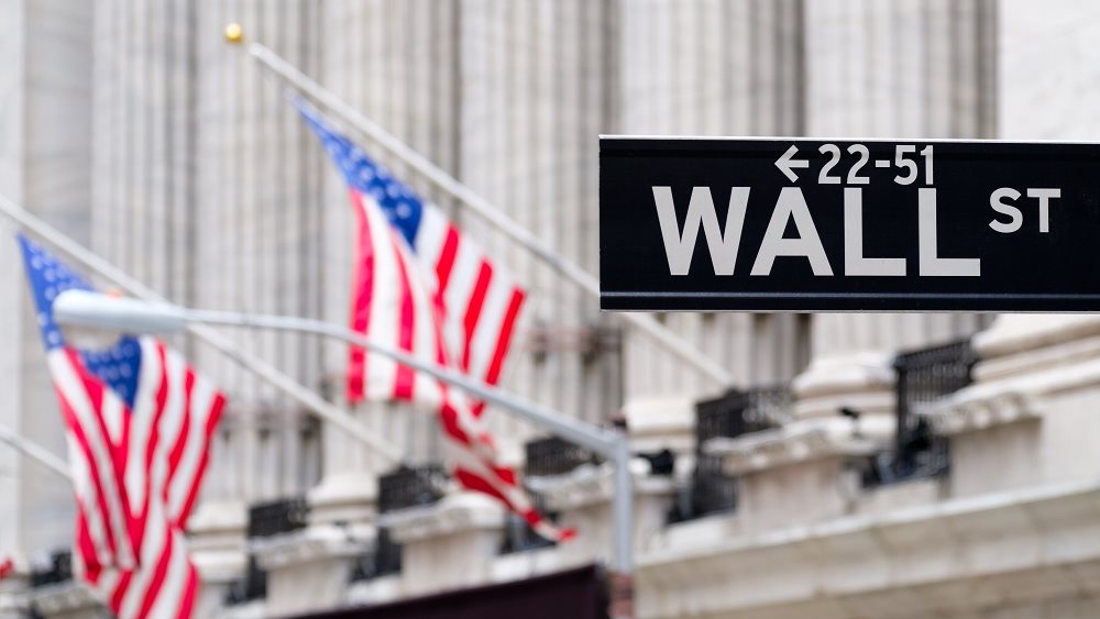 Το εκρηκτικό ράλι της Wall Street σε μια χρονιά-τραγωδία για τον κόσμο