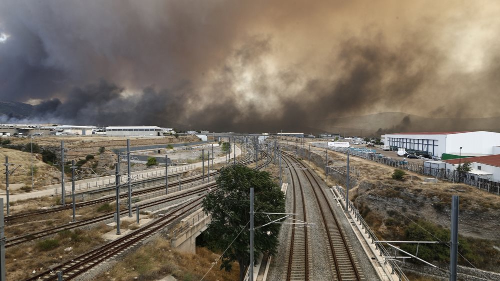 Φωτιά σε χώρο επιχείρησης στον Ασπρόπυργο - Ενισχύονται οι δυνάμεις της Πυροσβεστικής