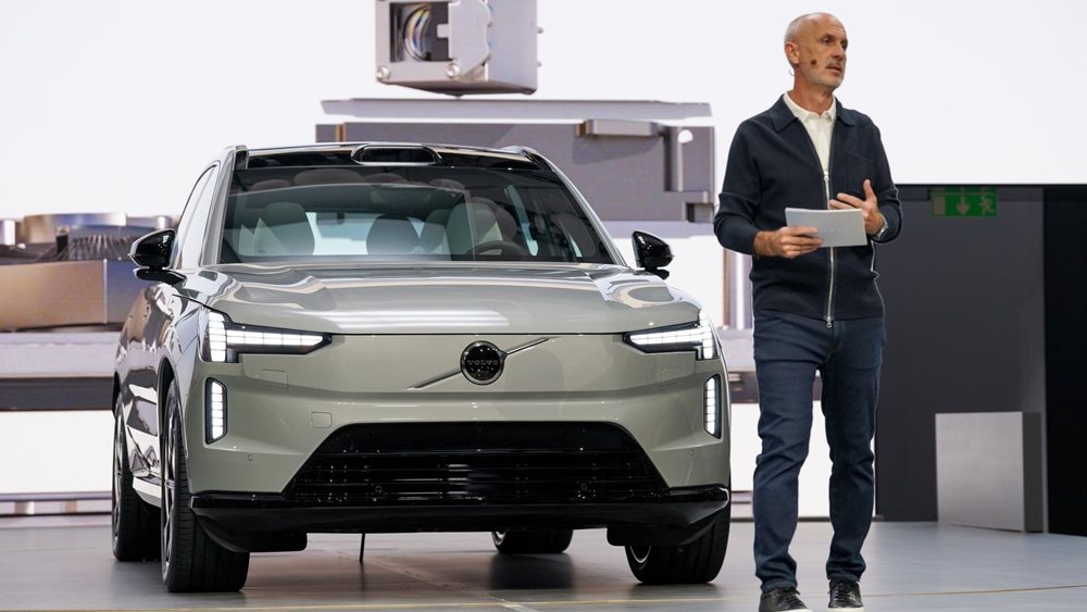Ερυθρά Θάλασσα: Γιατί Tesla και Volvo σταματούν την παραγωγή αυτοκινήτων