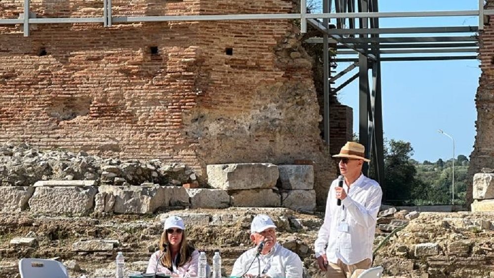 Τράπεζα Ηπείρου: Χορηγός του Σωματείου «ΔΙΑΖΩΜΑ» για την αποκατάσταση των 5 αρχαίων θεάτρων