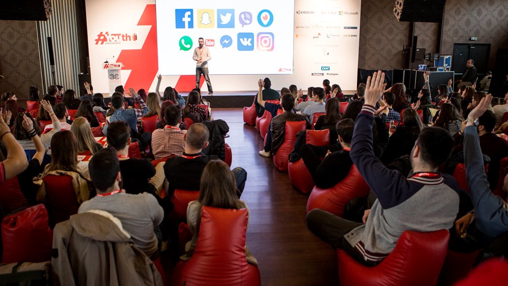 Coca-Cola 3Ε: Το Youth Empowered διευρύνεται προσφέροντας νέες δεξιότητες και περισσότερες ευκαιρίες απασχόλησης