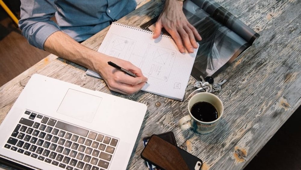 IBHS: Υποχώρησαν οι πωλήσεις ηλεκτρονικών υπολογιστών το 2015