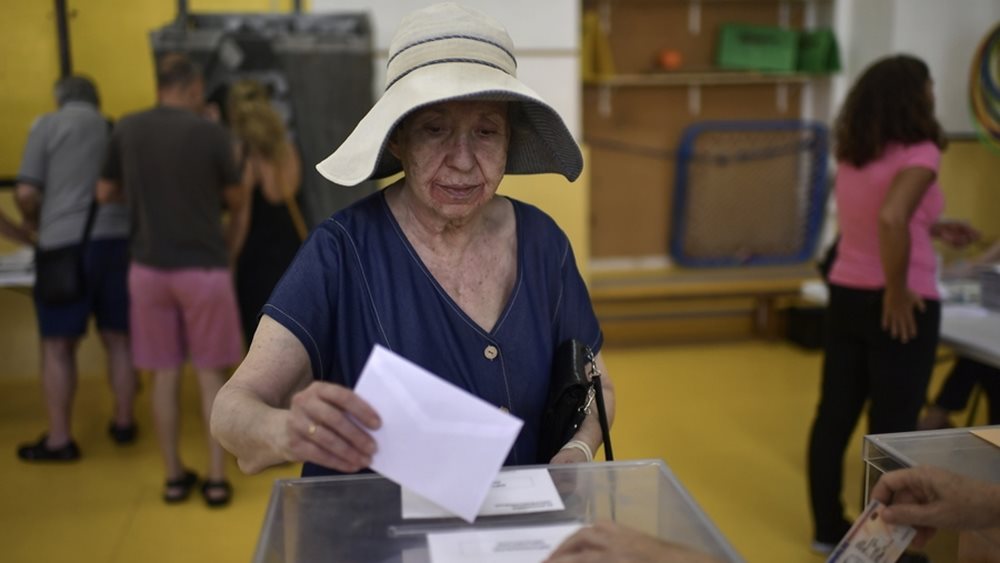 Ισπανία-εκλογές: Προς νίκη Κεντροδεξιάς επί των Σοσιαλιστών χωρίς αυτοδυναμία