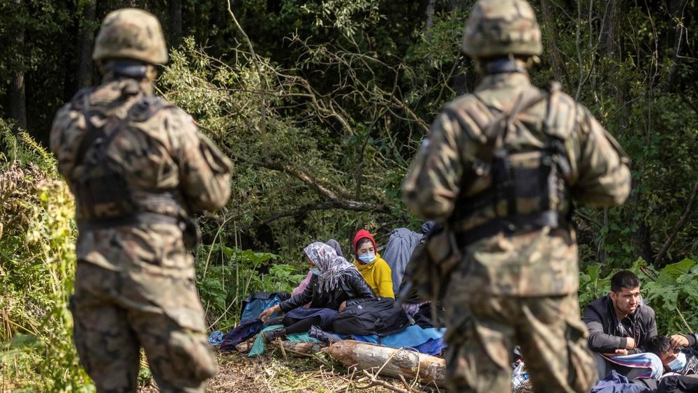 Πώς βρέθηκαν οι μετανάστες από τη Μέση Ανατολή στα σύνορα της ΕΕ στην Πολωνία;
