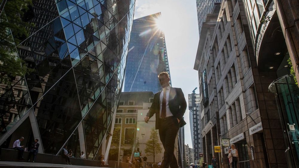 Η Brexit-ική "έξοδος" των τραπεζιτών από το City του Λονδίνου έχει αρχίσει