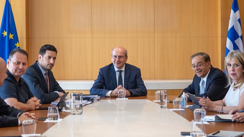 Δωρεά €14,5 εκατ. από τις 4 συστημικές τράπεζες για αποκατάσταση του σιδηροδρομικού δικτύου στη Θεσσαλία