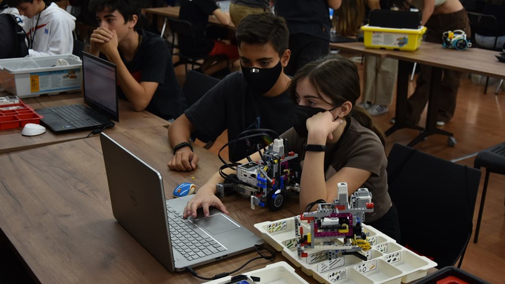 Οκτώ ελληνικές ομάδες στην Παγκόσμια Ολυμπιάδα Ρομποτικής 2022