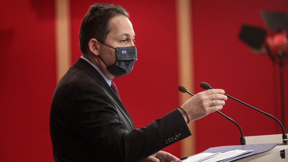 Στ. Πέτσας: Να απαντήσει ο Αλ. Τσίπρας εάν επιδοκιμάζει τις επιθέσεις στον Σ. Τσιόδρα
