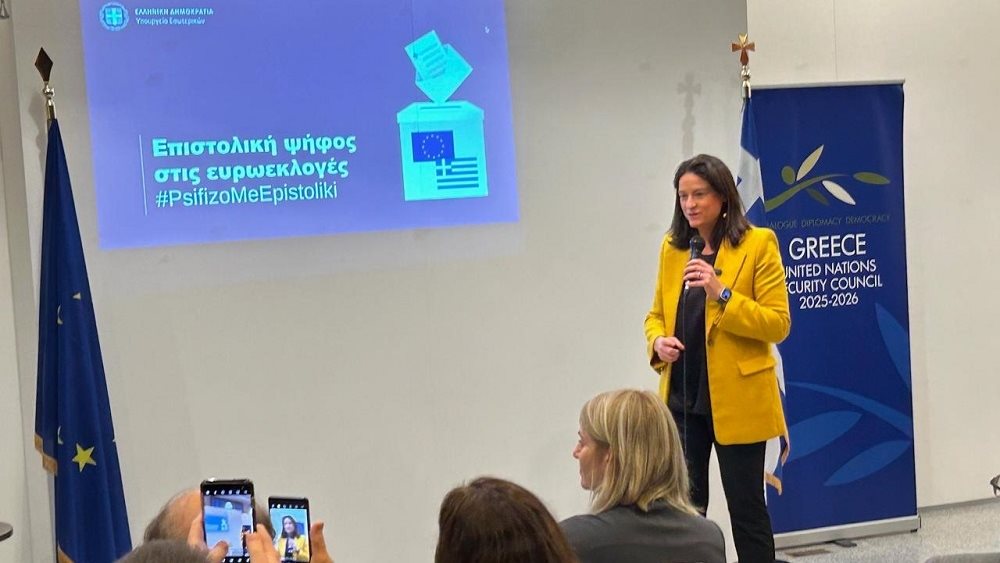 Εκστρατεία ενημέρωσης για την επιστολική ψήφο σε ΗΠΑ και Καναδά ξεκινά η Ν. Κεραμέως