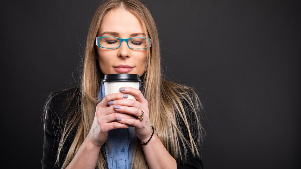 Έρευνα: Οι έγκυοι που πίνουν πολύ καφέ γεννούν πιο μικρά μωρά