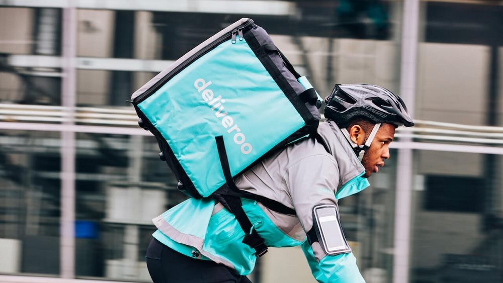 Sky News: Η Deliveroo ετοιμάζει την εισαγωγή της στο χρηματιστήριο του Λονδίνου τον Μάρτιο