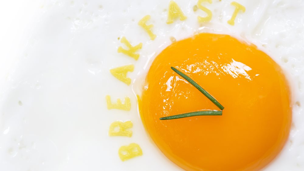 3 tips στο πρωινό που βοηθούν στο αδυνάτισμα