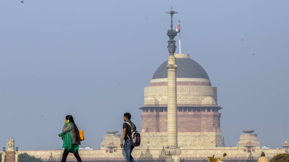 Ινδία: Οι πλημμύρες αναγκάζουν τις αρχές στο Νέο Δελχί να κλείσουν σχολεία και γραφεία