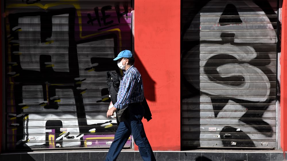 Οι επόμενες κινήσεις μετά την επιβολή υποχρεωτικής μάσκας και την απαγόρευση κυκλοφορίας