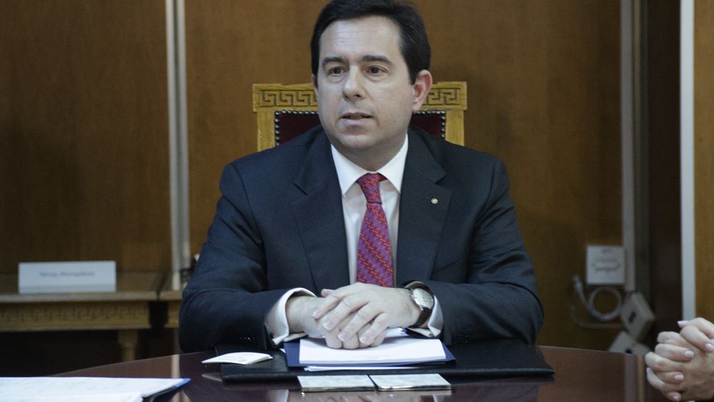 Ν. Μηταράκης: Το μόνο που χρειαζόμαστε είναι κλειστά κέντρα στα νησιά