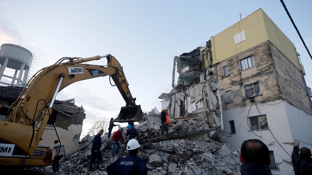 Σεισμός στην Αλβανία: Στους 35 οι νεκροί - Το έδαφος σηκώθηκε 8,4 εκατοστά!