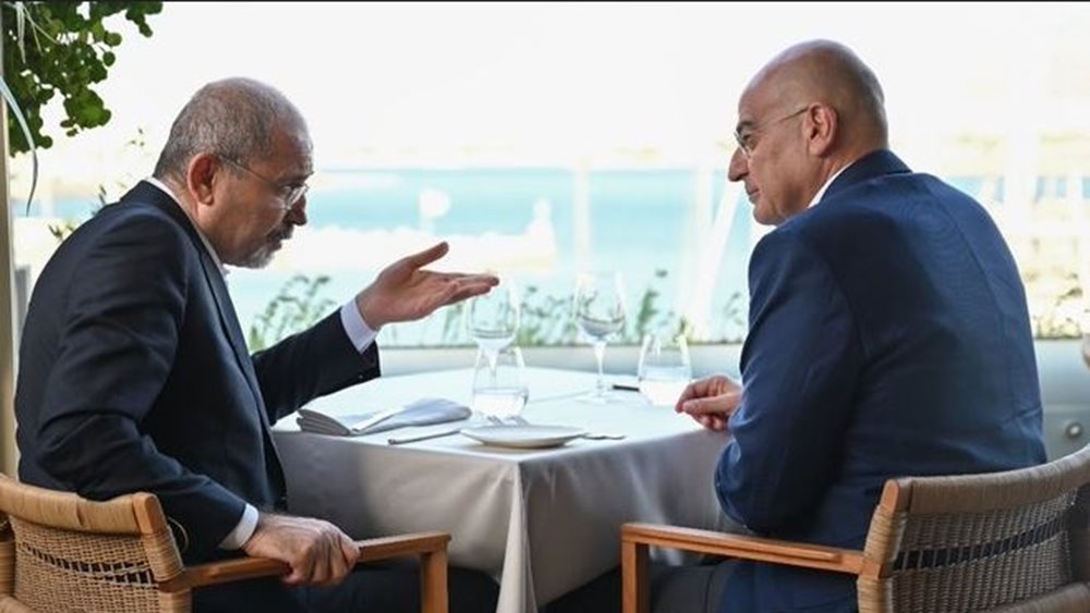 Συνάντηση Ν. Δένδια με τον αναπληρωτή πρωθυπουργό και ΥΠΕΞ της Ιορδανίας