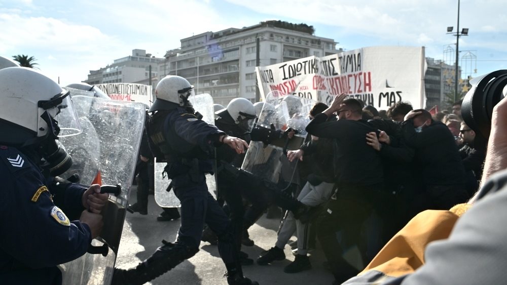 Μικρής έκτασης επεισόδια στο συλλαλητήριο κατά του σ/ν για τα ιδιωτικά πανεπιστήμια