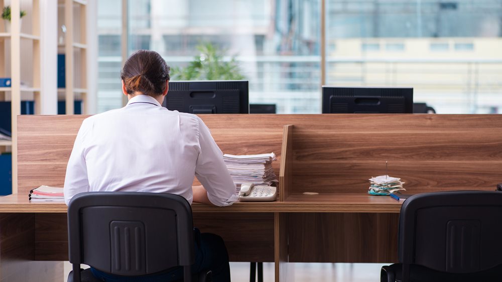 Όλα τα σενάρια για το επίδομα των 400 ευρώ στους αυταπασχολούμενους επιστήμονες