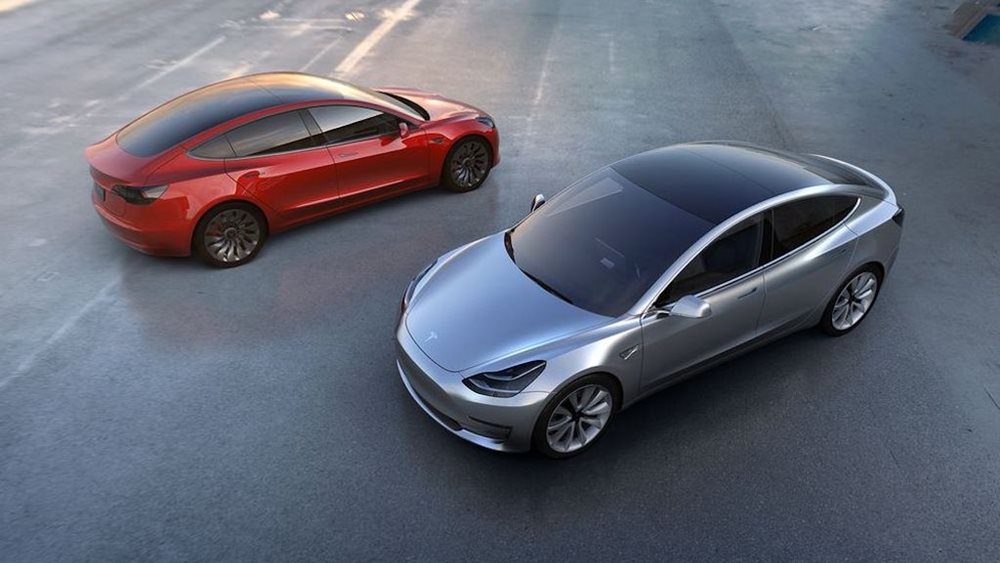 Tesla: Ξεπέρασαν τις προσδοκίες οι παραδόσεις αυτοκινήτων με ώθηση από τις πωλήσεις στο τέλος του 2023