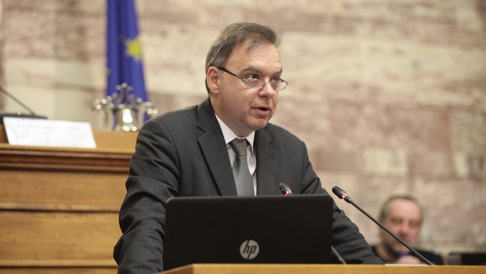 &quot;Καμπανάκι&quot; από τον πρόεδρο του ΚΕΠΕ, Π. Λιαργκόβα: Μειώνεται η απασχόληση στους 30άρηδες - Πρόβλημα για την ανάπτυξη το δημογραφικό