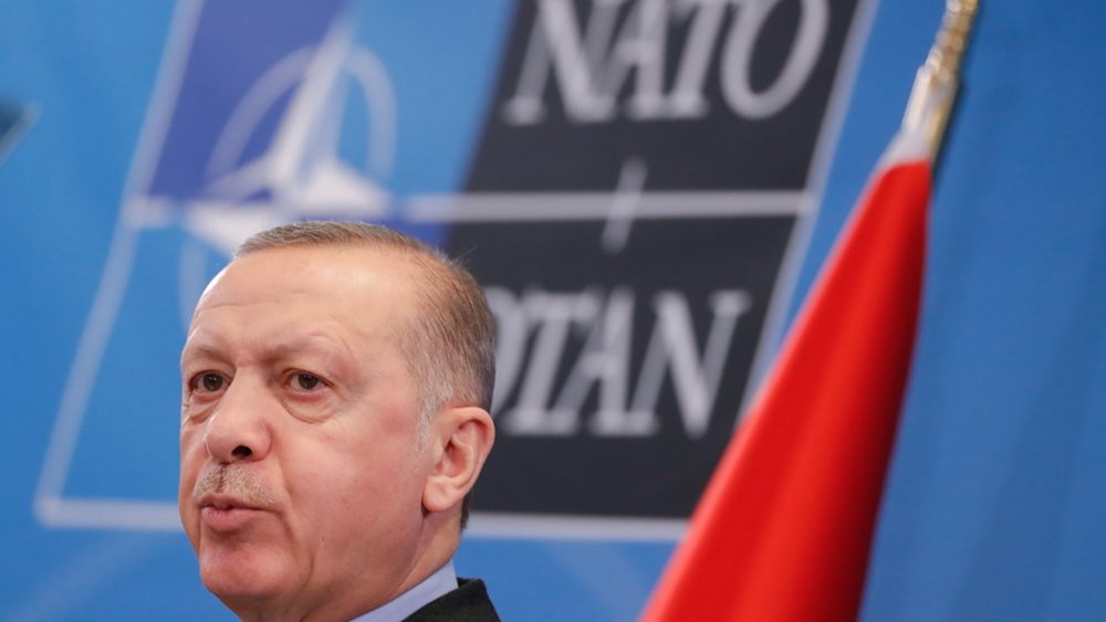 Erdogan wants to denounce Greece to NATO over militarized islands