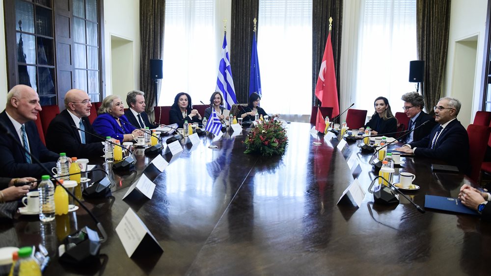 Άγκυρα: Συνάντηση υφ. Εξωτερικών Αλ. Παπαδοπούλου με τον Τούρκο ομόλογό της – Τι συζητήθηκε