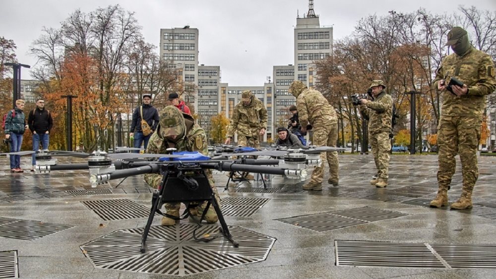 Ουκρανοι στρατιωτες με drone