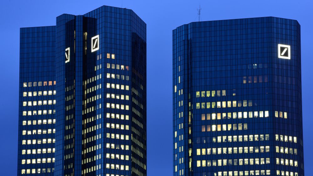 Deutsche Bank: Καθησυχάζει για εκροές πελατών της