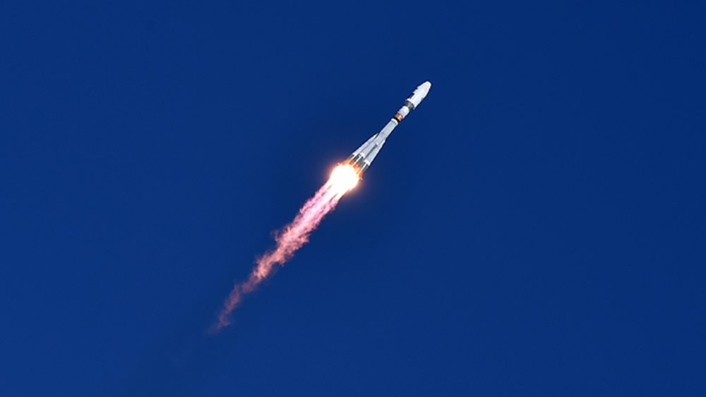 Ρωσία: Το διαστημόπλοιο Soyuz μετέφερε πίσω στη Γη από τον ISS τριμελές πλήρωμα