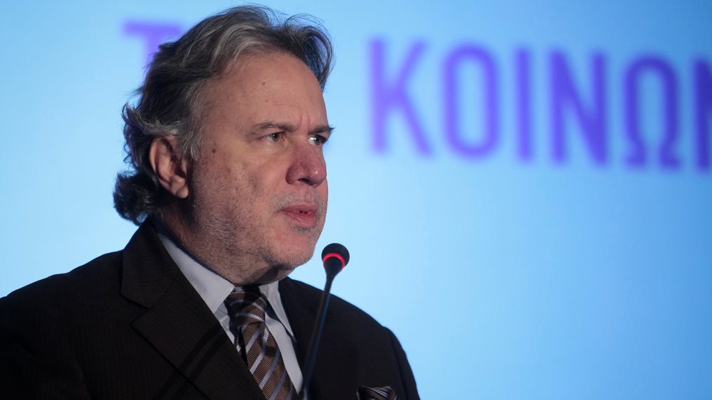 Τρεις αρνητικές αξιολογήσεις αφήνουν μετεξεταστέο τον Κατρούγκαλο
