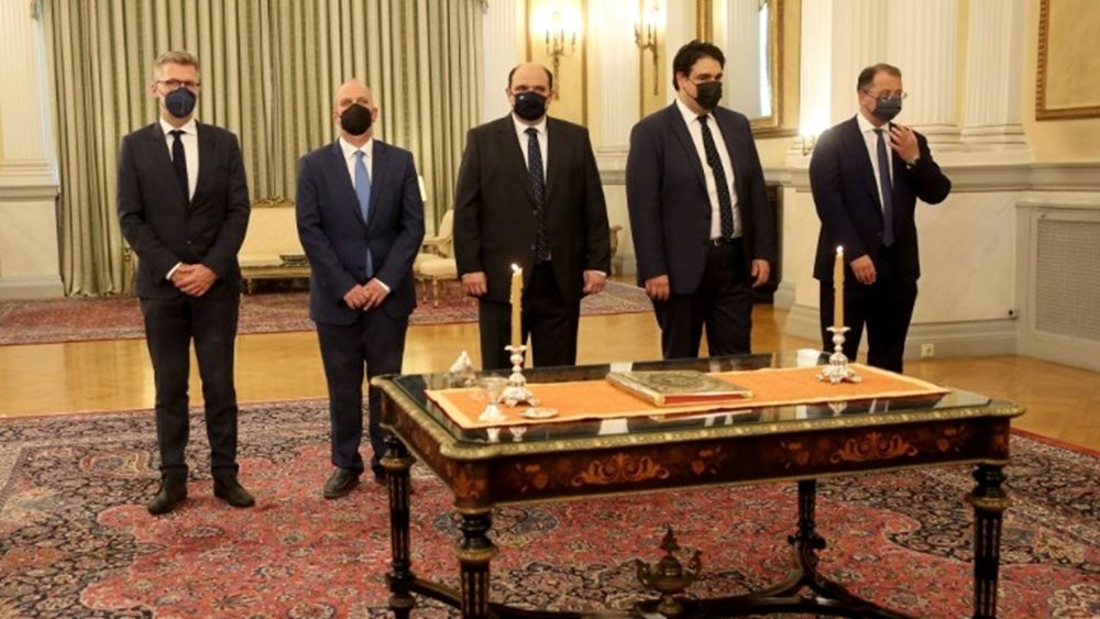 Ορκίστηκαν οι πέντε υπουργοί και υφυπουργοί