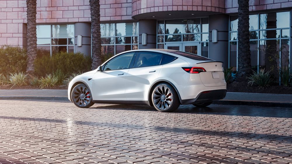 Μασκ: Τον Ιούνιο το πρώτο Model Y της Tesla χωρίς οδηγό