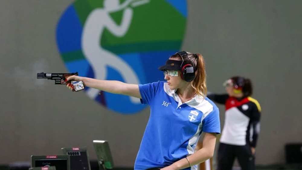 Α. Κορακάκη: &#39;Εσπασε το παγκόσμιο ρεκόρ στο πιστόλι και στα 10 μ.