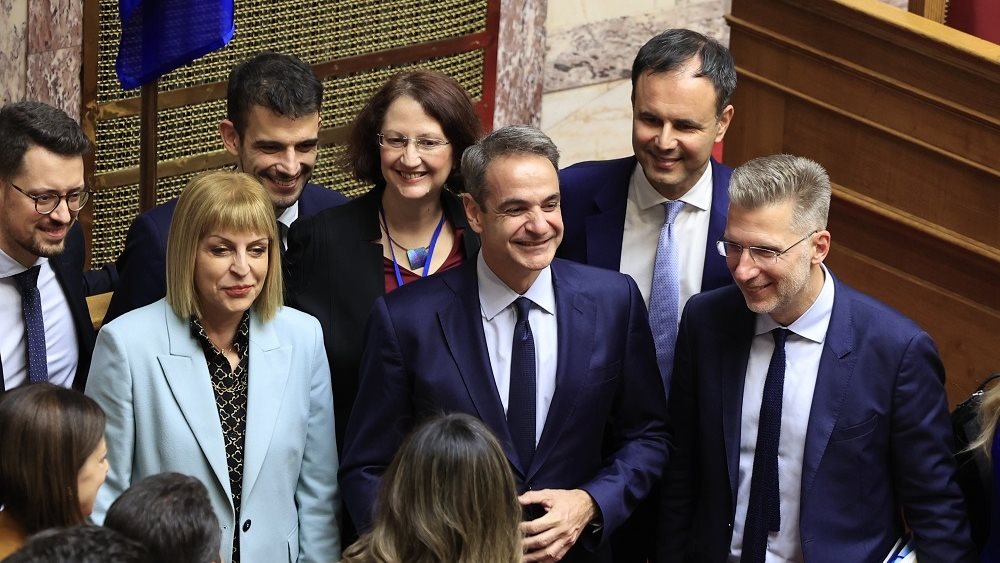 ΝΔ: &quot;52&quot; ρωγμές στην Κ.O.  - Τα &quot;όχι&quot;, οι αποχές, τα μηνύματα Μητσοτάκη και η αντίδραση στην ομιλία Σαμαρά