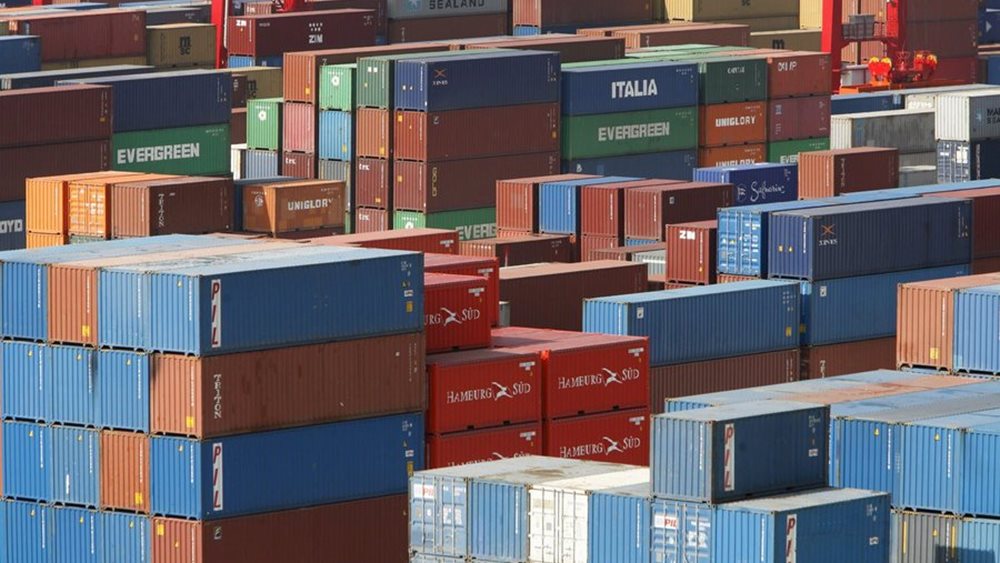 Πώς η "ακίνδυνη" Όμικρον μπορεί να τσακίσει την παγκόσμια αλυσίδα εφοδιασμού