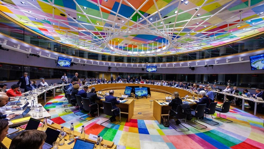 Στο τραπέζι του Eurogroup η έκδοση περισσότερου κοινού χρέους - Πρεμιέρα και για την πρωτοβουλία της "ομάδας των έξι"