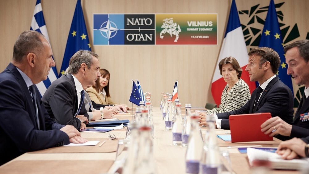 Συνάντηση Μητσοτάκη – Μακρόν στο περιθώριο της Συνόδου